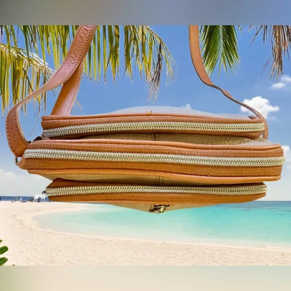 Cristina in Pell Tan Pebbled Leather Crossbody Made in Italy - Picture 6 of 16